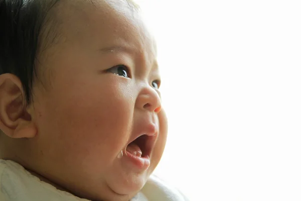 Japán kisfiú (0 év régi sírás) — Stock Fotó