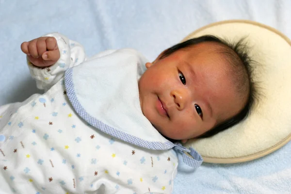 Japonés recién nacido bebé niño (0 año de edad ) — Foto de Stock