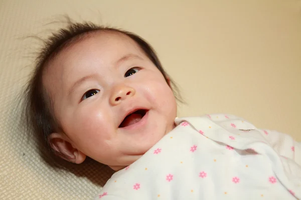 Sorridente bambina giapponese (0 anni ) — Foto Stock