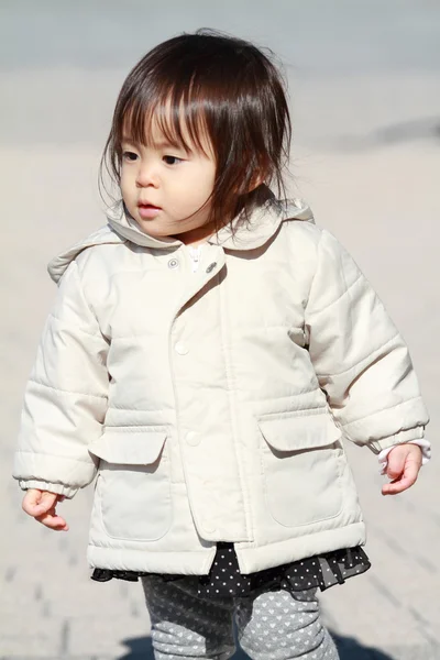Japanese girl taking a walk in the park (1 year old) — Stock Photo, Image