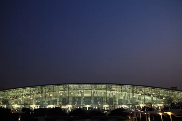 Guangzhou baiyun International Airport Terminal (Abendszene) — Stockfoto