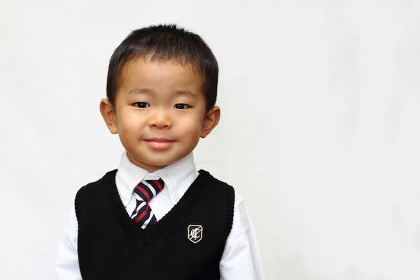 Japonês menino em vestido formal (3 anos ) — Fotografia de Stock