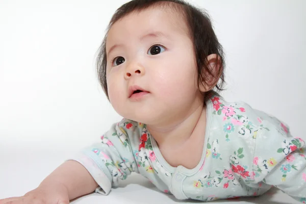 Crawling Japanese baby girl (0 year old) — Stock Photo, Image