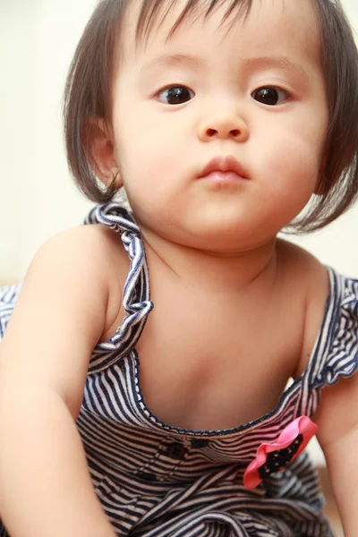 Sonriente niña japonesa (0 años) ) —  Fotos de Stock