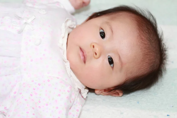 Sorridente bambina giapponese (0 anni ) — Foto Stock