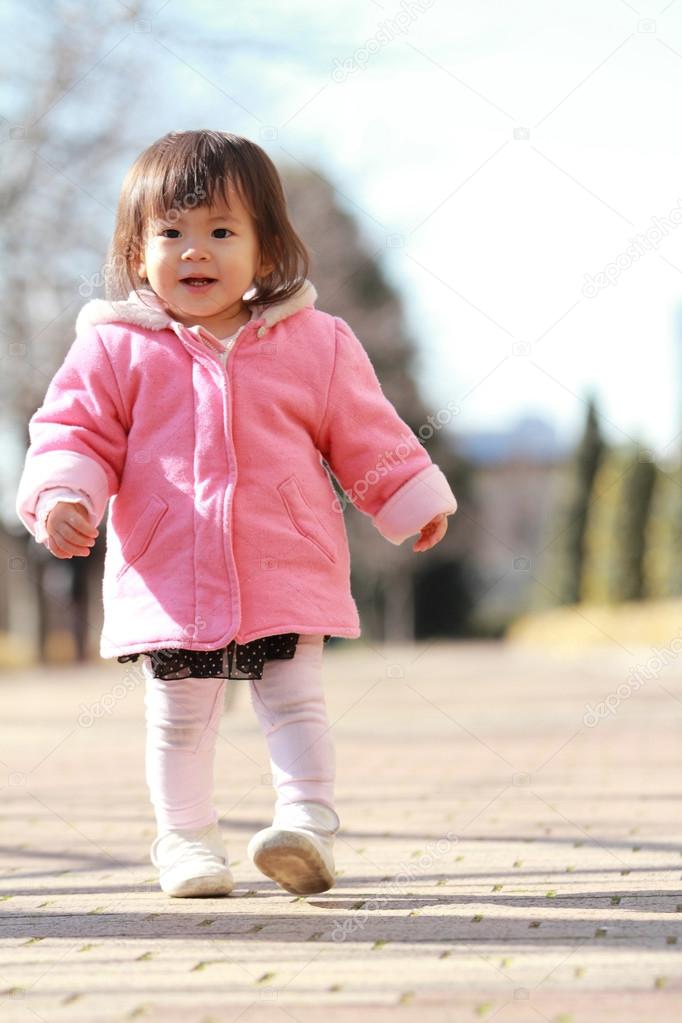 Japanese toddling girl (1 year old)