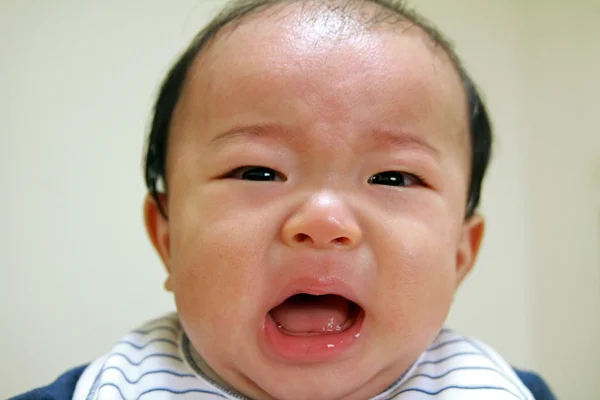 Llorando japonés bebé niño (0 año de edad ) — Foto de Stock