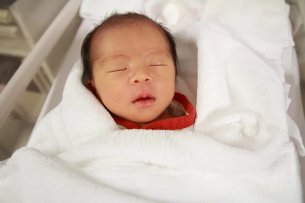 (0 세 여자 일본 새로운 태어난된 아기를 자) — 스톡 사진