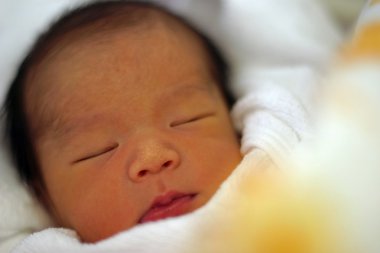 Erkek (0 yaşındaki Japon yeni doğan bebek uyku)