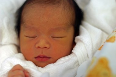 Erkek (0 yaşındaki Japon yeni doğan bebek uyku)