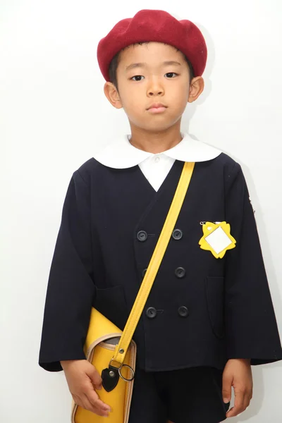 Japonés chico en uniforme escolar (6 años de edad ) —  Fotos de Stock