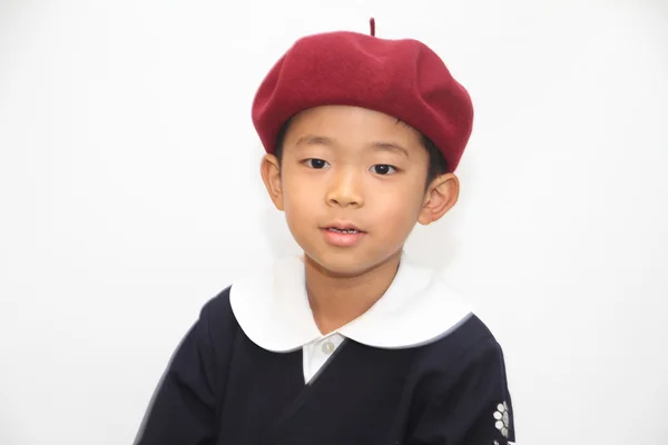 Japonês menino em uniforme escolar (6 anos ) — Fotografia de Stock