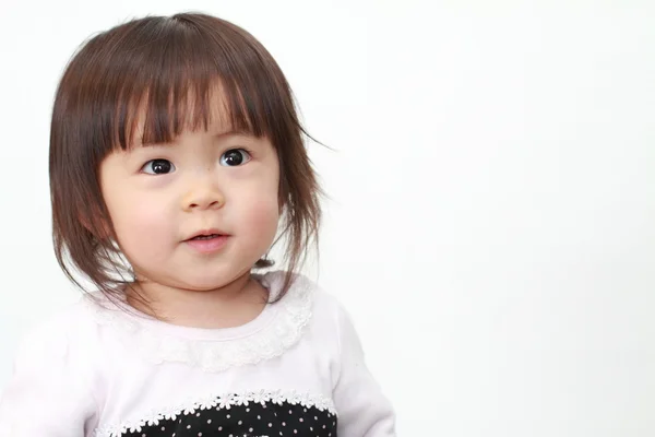 Lächelnd japanisches Mädchen (1 Jahr alt)) — Stockfoto