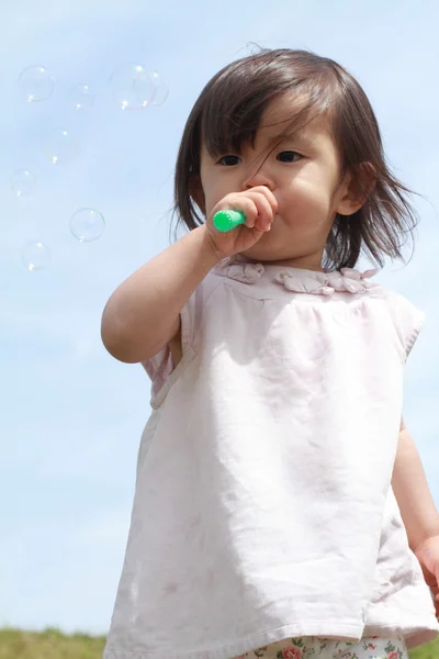 Japon kız balonu (1 yaşında oynamaya) — Stok fotoğraf