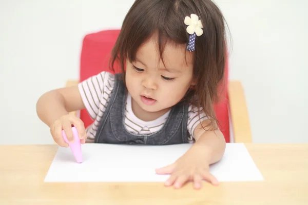 Menina japonesa desenhando um quadro (1 ano de idade ) — Fotografia de Stock