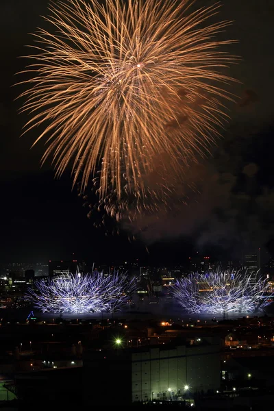 神奈川県横浜市で花火大会 — ストック写真