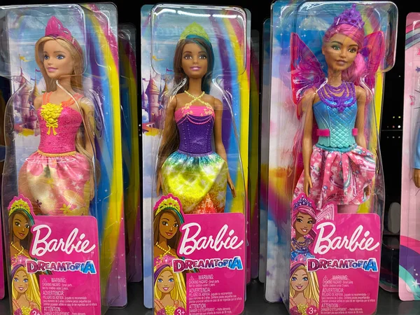 stock image Viersen, Germany - November 9. 2020: Close up of dreamtopia barbie dolls packets in shelf of german supermarket