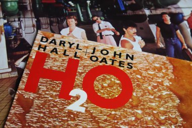 Viersen, Almanya - 9 Mayıs. 2021: Daryl Hall ve John Oates pop ikilisinin izole edilmiş plak kapağı