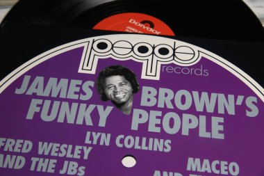 Viersen, Almanya - 9 Mayıs. 2021: İzole edilmiş şarkıcı James Brown 'ın kapağı