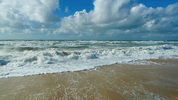 Vue Sur Plage Sable Sur Vagues Dans Océan Atlantique Contre — Photo