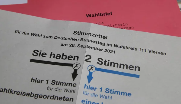 Viersen Deutschland August 2021 Briefwahl Mit Rotstift Und Umschlägen — Stockfoto