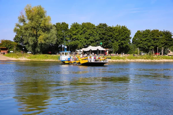 Bronkhorst Holanda Julho 2021 Vista Sobre Rio Ijssel Balsa Para — Fotografia de Stock