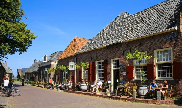 Bronkhorst Gelderland Holandia Lipca 2021 Widok Starą Typową Kawiarnię Ludźmi — Zdjęcie stockowe