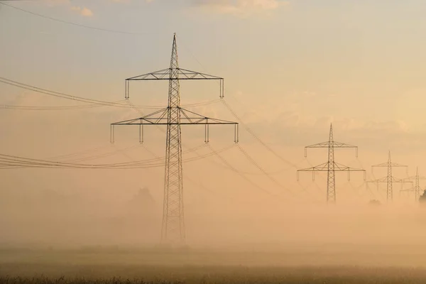 Automne Matin Soleil Lève Derrière Des Pylônes Électriques Élevés Devant — Photo