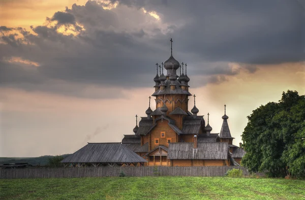 Sviatohirsk Lavra - Iglesia, en el monasterio en la región de Donetsk —  Fotos de Stock