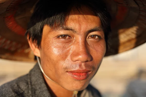 Unidentified Burmese fisherman — Stock Photo, Image