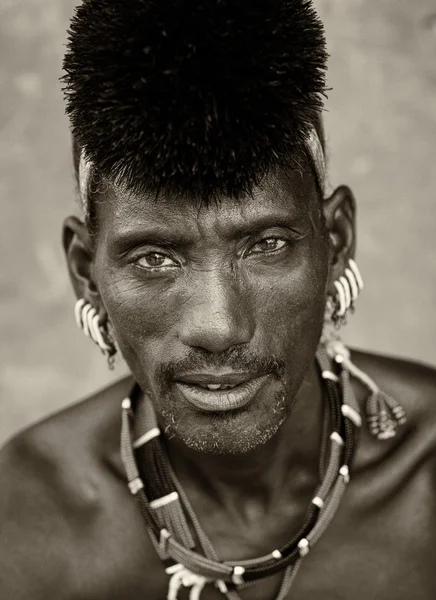 Unidentified young Mursi warrior — Stock Photo, Image