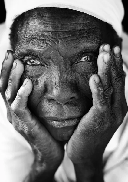 正体不明の古いマラウイ人の女性 — ストック写真