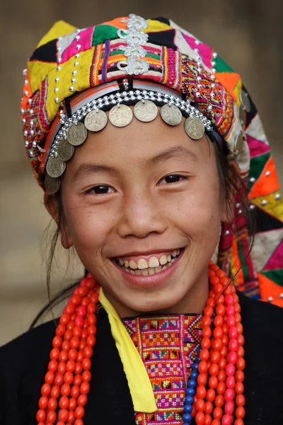 Menina Akha não identificada na cerimônia de Ano Novo — Fotografia de Stock