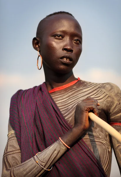 Unidentified young Suri warrior at a ceremony — Stock Photo, Image