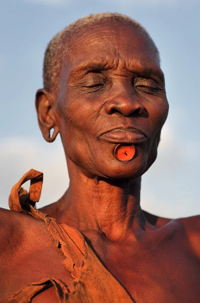An unidentified Bodi woman — Stock Photo, Image