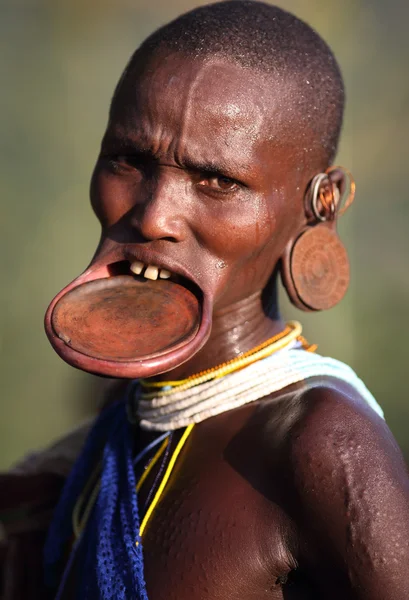 Unidentified Suri woman with lipplate — Stock Photo, Image