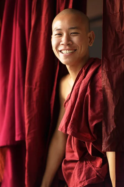 An unidentified Burmese monk — Stock Photo, Image