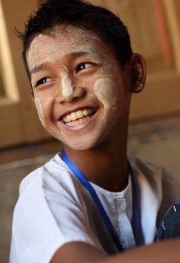 Tanımlanamayan Birmanya öğrenci