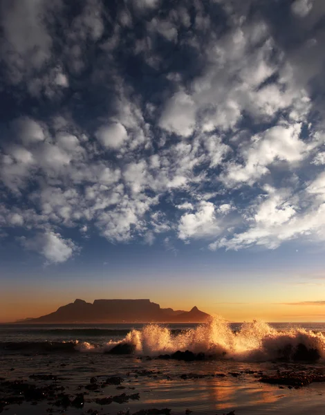 Table Mountain with clouds — Stock Photo, Image