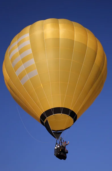 Kleurrijke luchtballon in nyaungshwe — Stockfoto