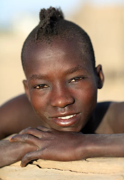 Smiling Karo boy in Lower Omo Valley, Ethiopia — Stock Photo, Image
