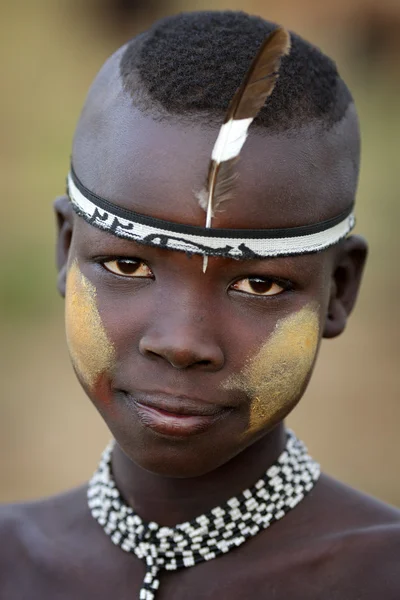 Jonge mursi man, lagere omo-vallei, Ethiopië — Stockfoto