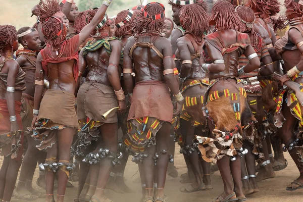 Un gruppo di donne Hamer nella Bassa Valle dell'Omo, Etiopia — Foto Stock