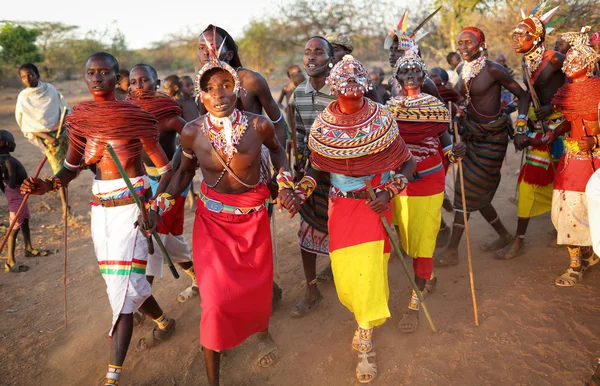 Niet-geïdentificeerde Samburu dansers — Stockfoto