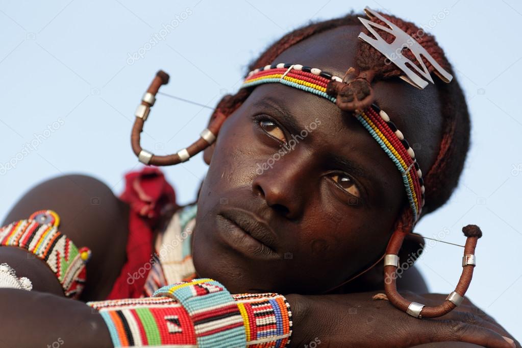 正体不明のマサイ族の戦士 — ストック編集用写真©dtemps#65051643