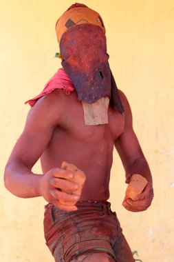 Geleneksel Nyau dansçısı