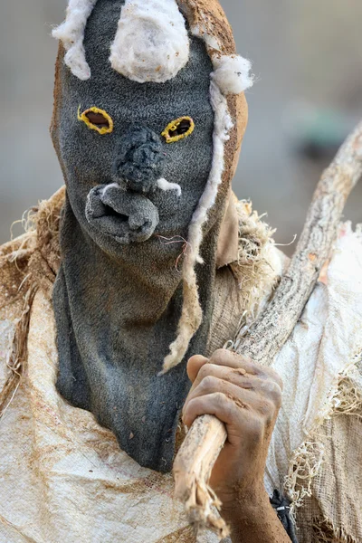 Bailarina Nyau tradicional con mascarilla facial — Foto de Stock