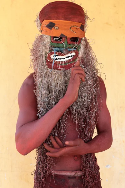 Nyau danser bij een Gule Wamkulu, Malawi — Stockfoto