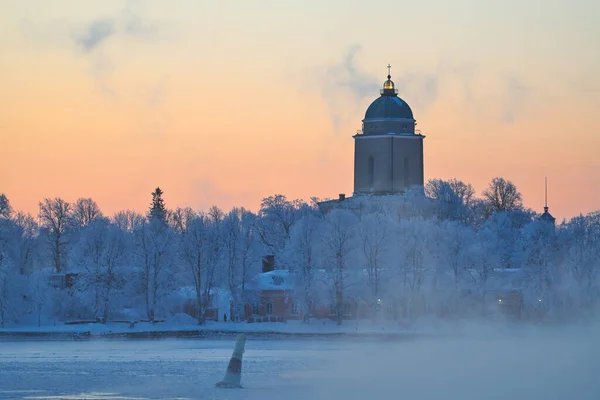Chegada Balsa Para Ilha Fortaleza Suomenlinna Uma Manhã Inverno Extremamente — Fotografia de Stock