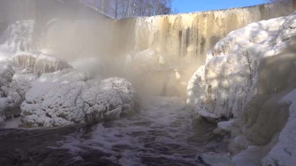 Helsinki Finland Februari 2021 Water Stroomt Dam Monding Van Vantaa — Stockvideo